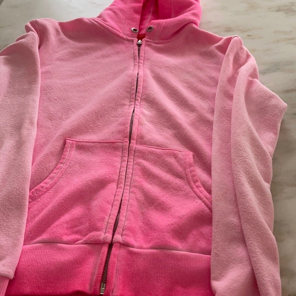Butter pink soft sweatshirt XL designs on back